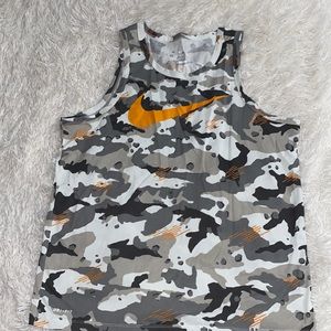 Nike Mens Tank size XL brand new without tags